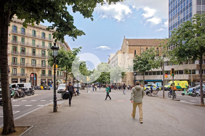 Foto e2c4c6a1-1da7-4083-9900-17681e1c818e. Àtic amb calefacció a Dreta de l´Eixample Barcelona