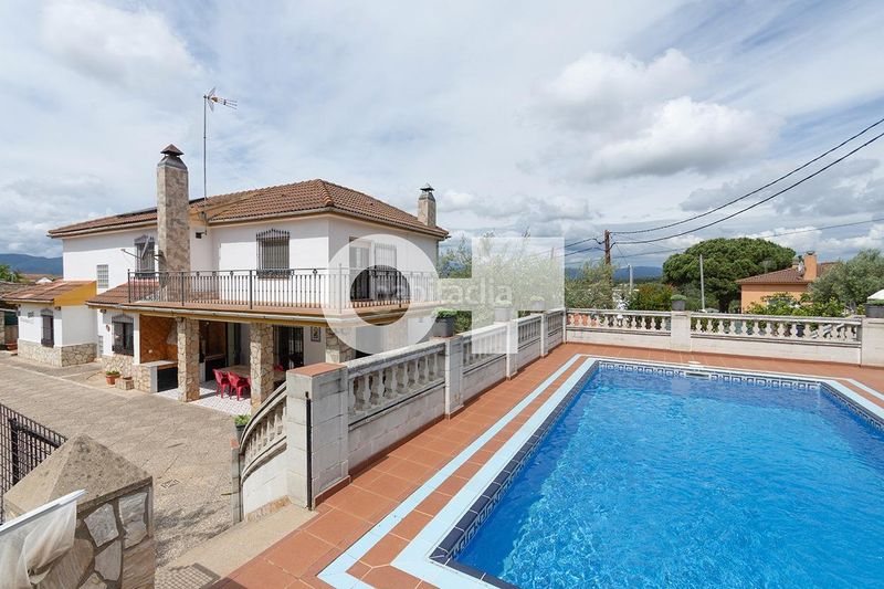 Foto f919cc08-8e8b-4210-819d-25cef1ca7c67. Casa amb calefacció aparcament piscina a Mas Mora-Sant Daniel Tordera