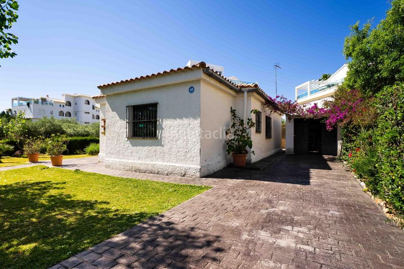 Foto efded3a6-3e59-4a0b-aa13-72a4a98d15ba. Casa amb aparcament piscina a Alcossebre