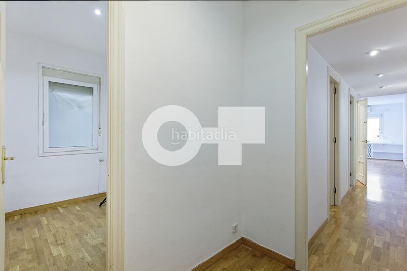 Foto f4fb0d29-95e8-4591-8229-9c25f3e2ac41. Apartament amb calefacció a Putget - Farró Barcelona