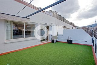 Ático  Carrer carrer balmes. Ático  terraza 30m2  conserje  ubicacion prime  ascensor  orient