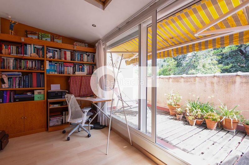 Foto b2033783-1cbd-4392-aad6-d3e7cc2a9b0c. Casa adossada amb aparcament piscina a Centre Sant Just Desvern