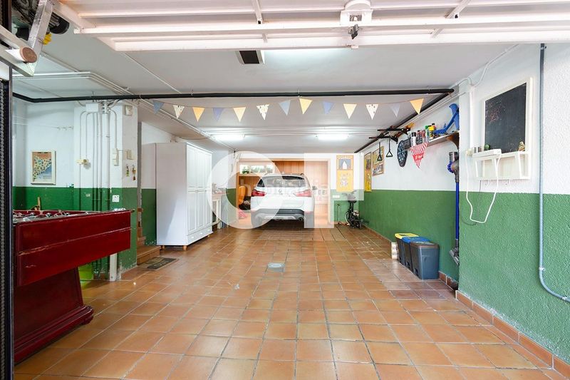 Foto ce2dff95-7ae3-4bf9-930d-d5a82002d275. Casa adossada amb aparcament piscina a Centre Sant Just Desvern
