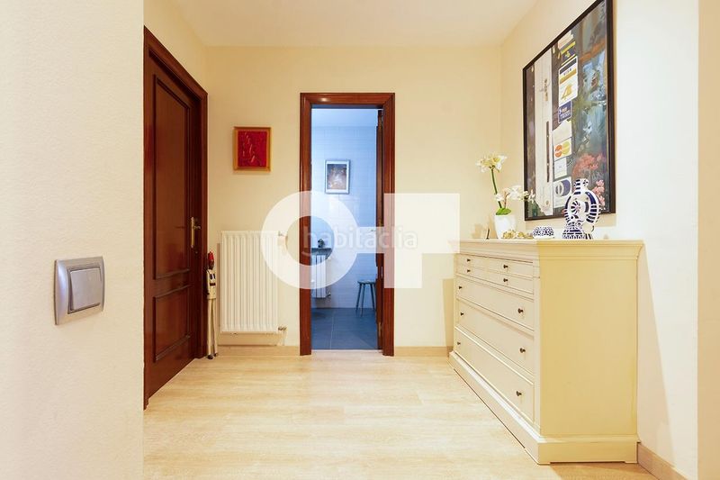 Foto d9c65306-214f-4e2f-b2bd-dc56ed49a1ed. Casa adossada amb aparcament piscina a Centre Sant Just Desvern