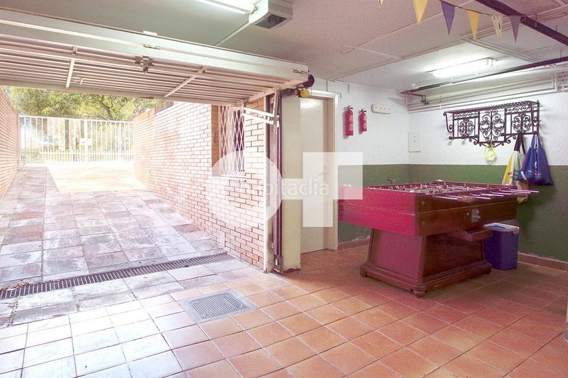 Foto f1028603-0438-4c97-b245-149a1420824f. Casa adossada amb aparcament piscina a Centre Sant Just Desvern