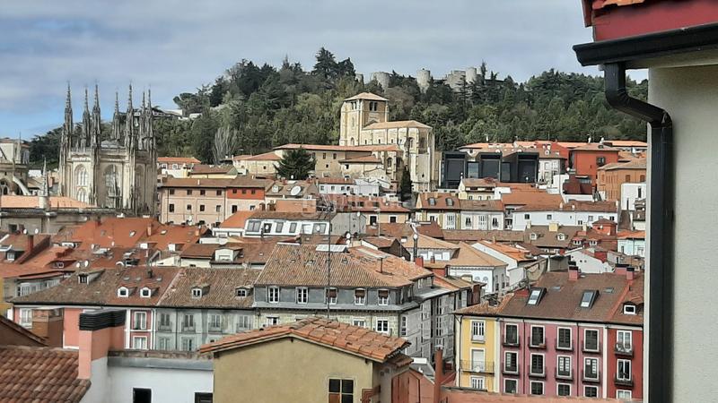 Foto c52841d6-d0ca-45e0-908e-470e7784c36b. Triplex dans Casco Antiguo Burgos