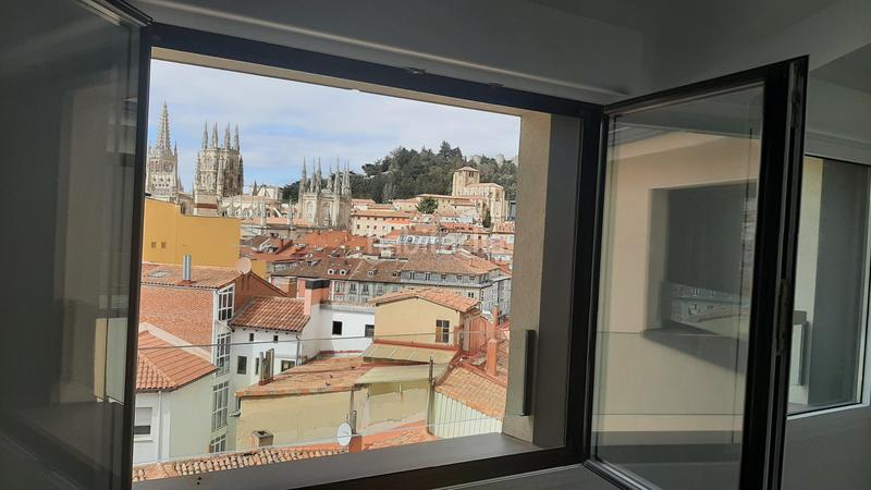 Foto f5497344-d1ba-4752-b5ec-d448f8f0c310. Triplex dans Casco Antiguo Burgos