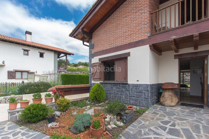 Foto a8b7596c-26d0-4d10-8186-0f6f8c70e16b. Casa  en venta , 4 dormitorios. en Lekunberri