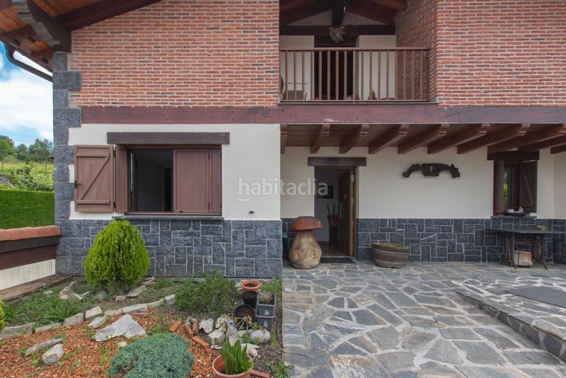 Foto c8d2dbd2-3f4a-4e5b-8a45-2a0e2be0175e. Casa  en venta , 4 dormitorios. en Lekunberri