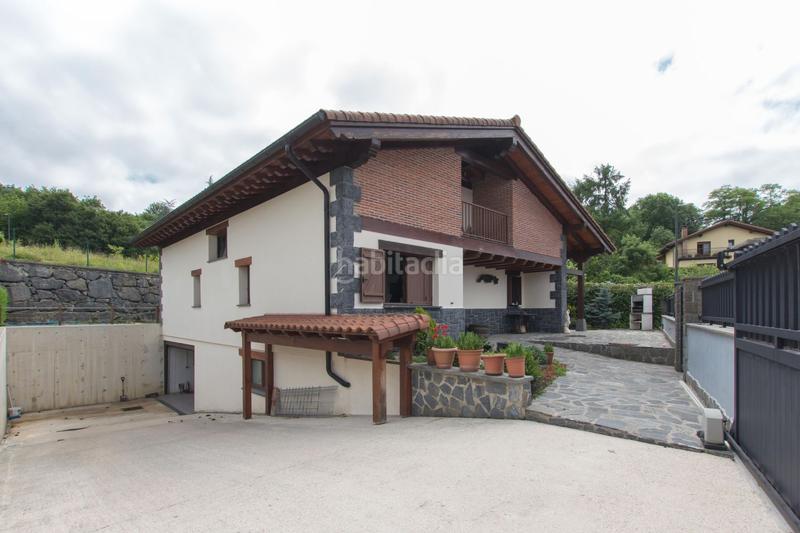 Foto cce17a69-a49e-4f01-8389-90644430a921. Casa  en venta , 4 dormitorios. en Lekunberri