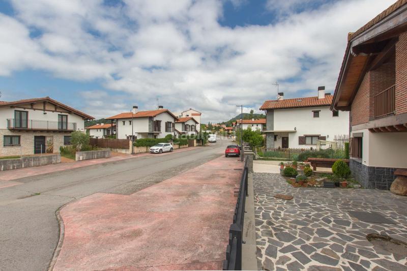 Foto eebf8c37-3bb1-4539-8b79-3657e7268767. Casa  en venta , 4 dormitorios. en Lekunberri