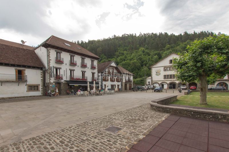 Foto bac71c2c-396f-4597-abb4-bcc939d6aa5a. Casa amb calefacció a Ochagavía