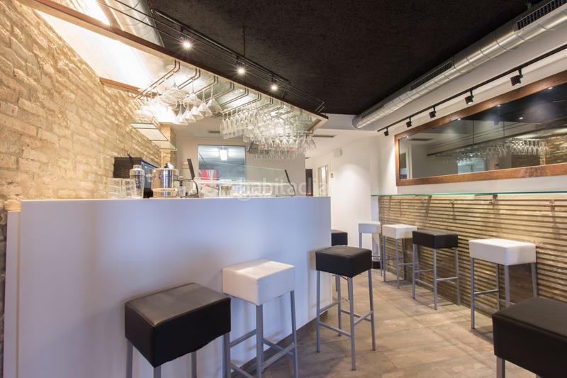 Foto c58a2057-cdbc-4e33-b79f-2c9dc9a0d9d5. Local comercial a Casco Antiguo Pamplona / Iruña