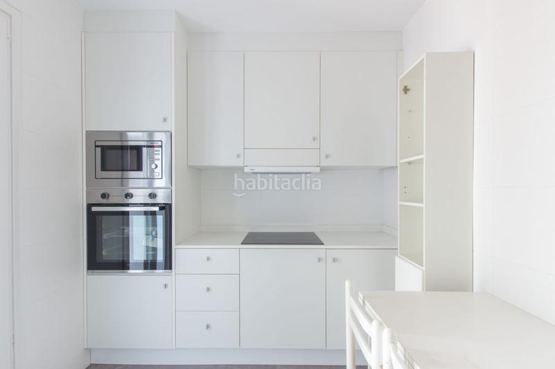 Foto 2b7793f9-9caf-43e7-a03e-cc8dec052851. Miete etagenwohnung mit heizung in Primer Ensanche Pamplona / Iruña