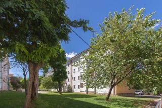 Flat  Larrasoaña. Piso en venta en chantrea, 2 dormitorios.