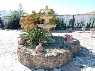 Casa a Los Franceses - La Vega. Venta de salón de celabreaciones y apartamentos