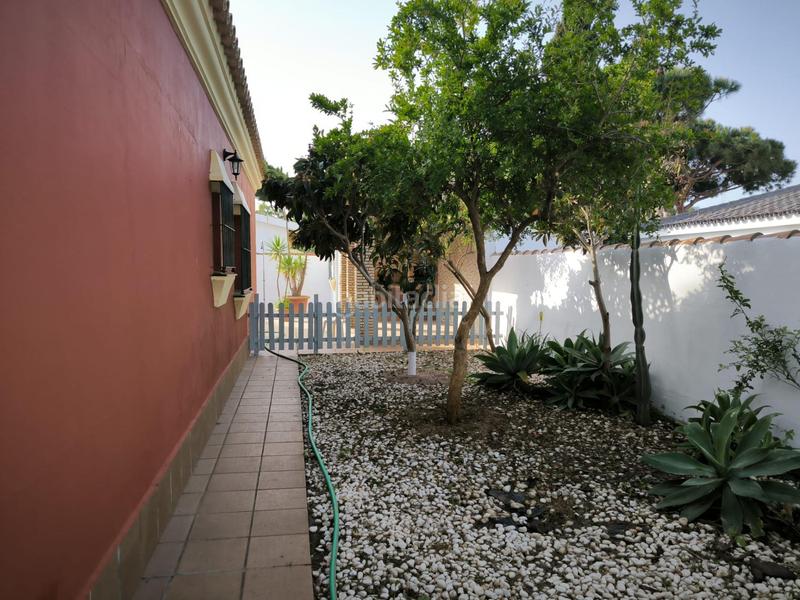 Foto be22a37f-3436-4b90-a873-6b794047b069. Chalet avec chauffage piscine dans Los Gallos Chiclana de la Frontera