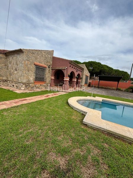 Foto eeda8940-eb1a-44b7-8f17-b903ec67d402. Xalet amb calefacció piscina a Las Lagunas - Campano Chiclana de la Frontera