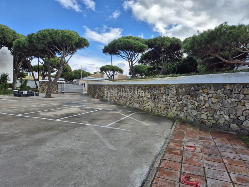 Foto e121d51d-e885-4b0a-b55f-18fd9511187e. Apartment with parking pool in La Barrosa Chiclana de la Frontera