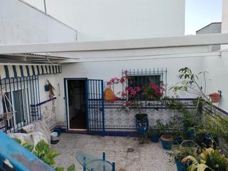 Casa a Núcleo urbano. Casa en planta baja en fuente amarga