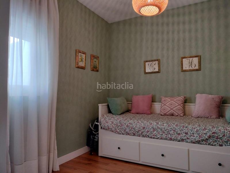 Foto cd5ca058-5ef3-4d4a-8aef-64e2146b3181. Casa bifamiliare in La Banda - Campo de Fútbol Chiclana de la Frontera