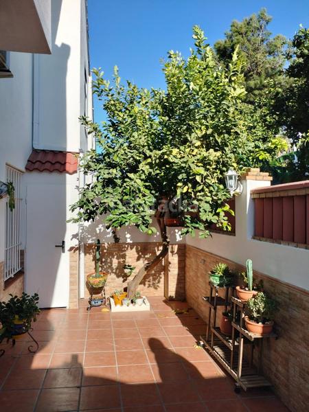 Foto f821dbdb-91ae-409d-ab98-e838aaf4dd49. Casa bifamiliare in La Banda - Campo de Fútbol Chiclana de la Frontera