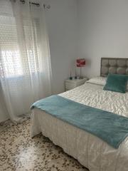 Appartement à Núcleo urbano. Moderno piso reformado en chiclana de la frontera  fuente amarga