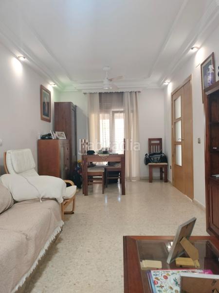 Foto 194626b1-e93f-4e1e-bfd9-bbb2bd47eb92. Casa adosada chalet adosado zona rosaleda en La Banda - Campo de Fútbol Chiclana de la Frontera