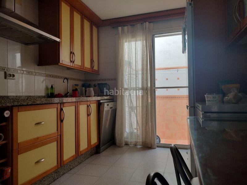 Foto 3f354173-823a-44e8-8d93-d125958aa901. Casa adosada chalet adosado zona rosaleda en La Banda - Campo de Fútbol Chiclana de la Frontera