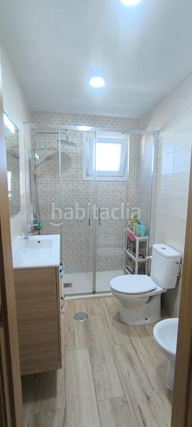 Foto 6295224f-51f9-4b33-b59a-546813859f6e. Casa adosada chalet adosado zona rosaleda en La Banda - Campo de Fútbol Chiclana de la Frontera