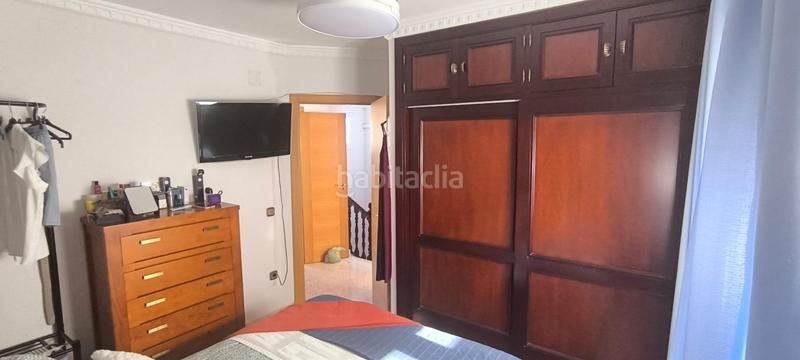 Foto 78808e55-3b4d-40f1-85d3-6d36f839fa1c. Casa adosada chalet adosado zona rosaleda en La Banda - Campo de Fútbol Chiclana de la Frontera