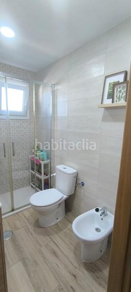 Foto a035096a-4a0a-4215-ac5b-e7d80d70ada2. Casa adosada chalet adosado zona rosaleda en La Banda - Campo de Fútbol Chiclana de la Frontera