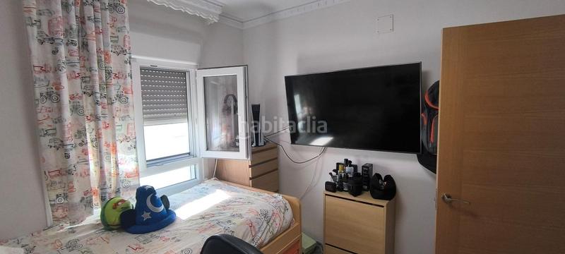 Foto b761832c-0a14-4da5-8af1-d52f49683974. Casa adosada chalet adosado zona rosaleda en La Banda - Campo de Fútbol Chiclana de la Frontera