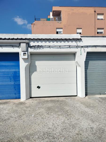 Foto f1b984f6-a416-4585-9f76-57510692eb52. Casa adosada chalet adosado zona rosaleda en La Banda - Campo de Fútbol Chiclana de la Frontera