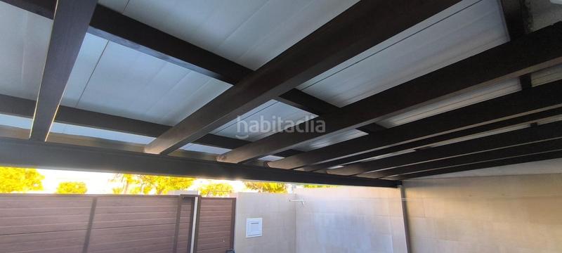 Foto f632cff1-5385-4cf7-b929-ecc8c502b64a. Casa adosada chalet adosado zona rosaleda en La Banda - Campo de Fútbol Chiclana de la Frontera