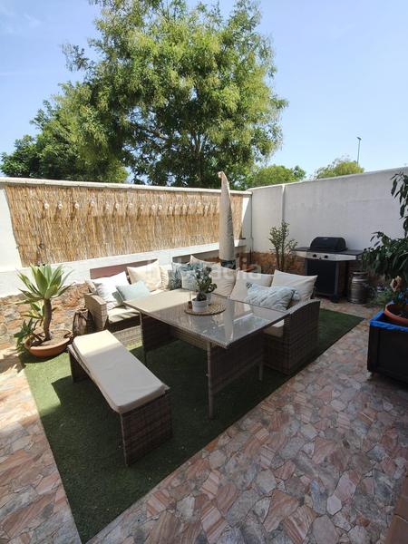 Foto 02b6d8ec-4c42-4c98-80e6-1b53d6b76036. Reihenhaus mit parking pool in La Banda - Campo de Fútbol Chiclana de la Frontera