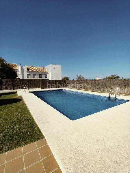 Foto 301bf43b-8b86-4547-8368-32bc581f19c3. Reihenhaus mit parking pool in La Banda - Campo de Fútbol Chiclana de la Frontera