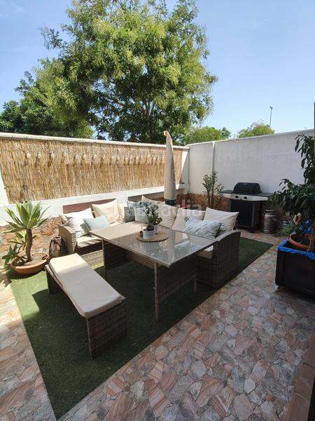 Foto 307776b2-bc0b-49fa-8fa1-6e040c122c2e. Reihenhaus mit parking pool in La Banda - Campo de Fútbol Chiclana de la Frontera