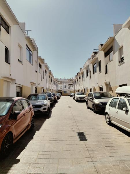 Foto cb884418-a745-4a13-a9f6-3d0933adcdb5. Reihenhaus mit parking pool in La Banda - Campo de Fútbol Chiclana de la Frontera