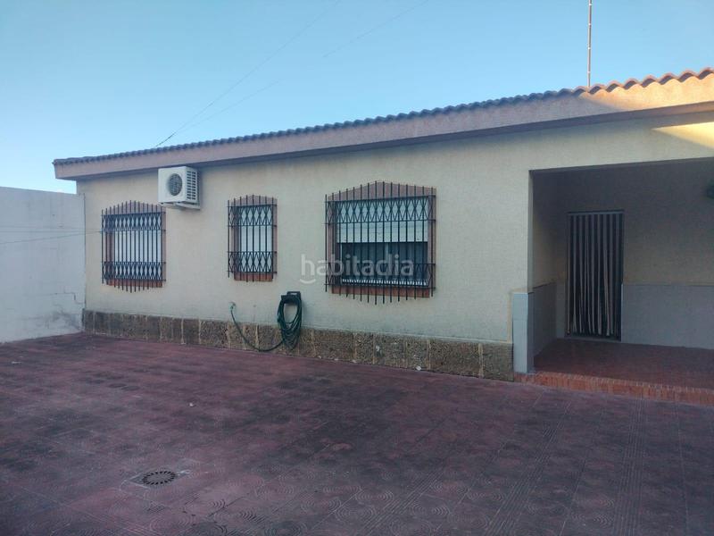 Foto 2032faa2-a3be-47b7-8815-17afb05fd665. Casa con parcheggio in Núcleo urbano Chiclana de la Frontera