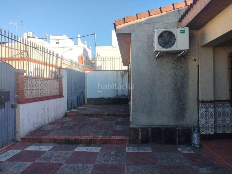 Foto c44f7f6d-a107-452e-903c-2b5a26f9479f. Casa con parcheggio in Núcleo urbano Chiclana de la Frontera