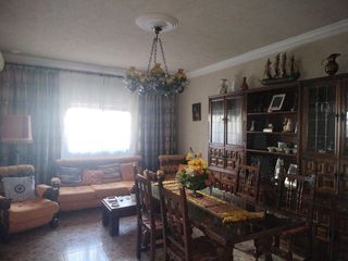 Haus en N�cleo urbano. Casa individual en planta baja mayorazgo