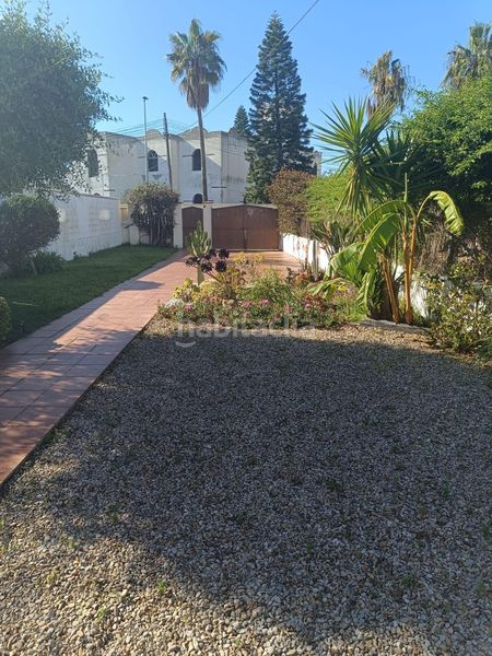 Foto c33d804f-8ba2-4472-8a4c-f35269377088. Xalet amb aparcament piscina a Los Gallos Chiclana de la Frontera