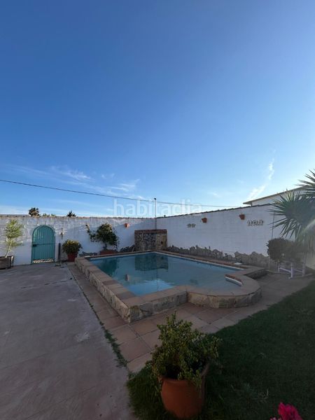 Foto 53bc0ab4-5e05-45bd-b8a4-75517addc1d3. Chalet mit kamin parking pool in Las Lagunas - Campano Chiclana de la Frontera