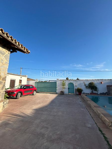 Foto beca393e-ad0f-4027-bd30-0af5ded0ad79. Chalet mit kamin parking pool in Las Lagunas - Campano Chiclana de la Frontera