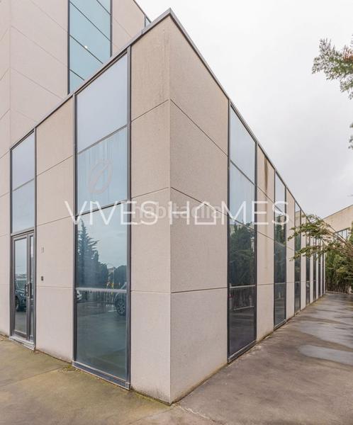 Foto fca8f3d1-53d1-444d-803c-0c1c4097c21f. Office space with heating parking in Pla d'en Boet Mataró