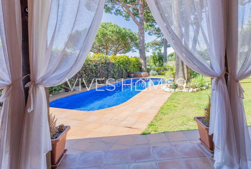 Foto 0dce42b8-3597-4a91-828c-2fb6541ba267. Chalet with heating pool in Les Bilbenyes Sant Vicenç de Montalt