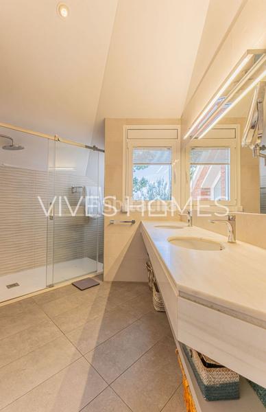 Foto 4eae547d-4435-4c5f-b38b-6576724a58d9. Chalet avec chauffage piscine dans Les Bilbenyes Sant Vicenç de Montalt