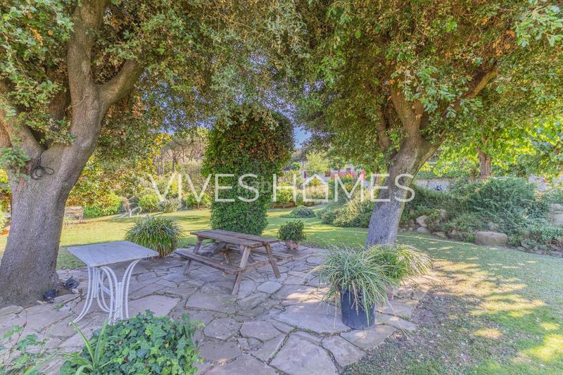Foto 5ca11707-2d6d-4944-ab8b-19a6412a82c9. Casa desde vives homes queremos presentarles esta espectacular masía con unas vistas impresionantes a mar y montaña en Mataró