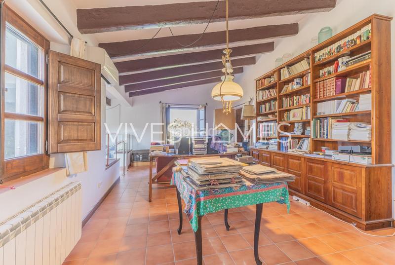 Foto 63ef00f1-c7ed-47c5-8146-1a86e0a1735e. Casa desde vives homes queremos presentarles esta espectacular masía con unas vistas impresionantes a mar y montaña en Mataró